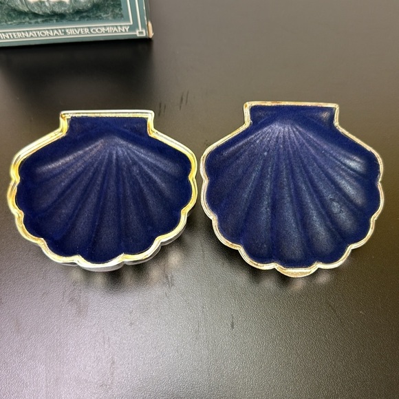 Vtg International Silver Company Small Shell Trinket Jewelry Box with Gold Bow - Picture 3 of 13